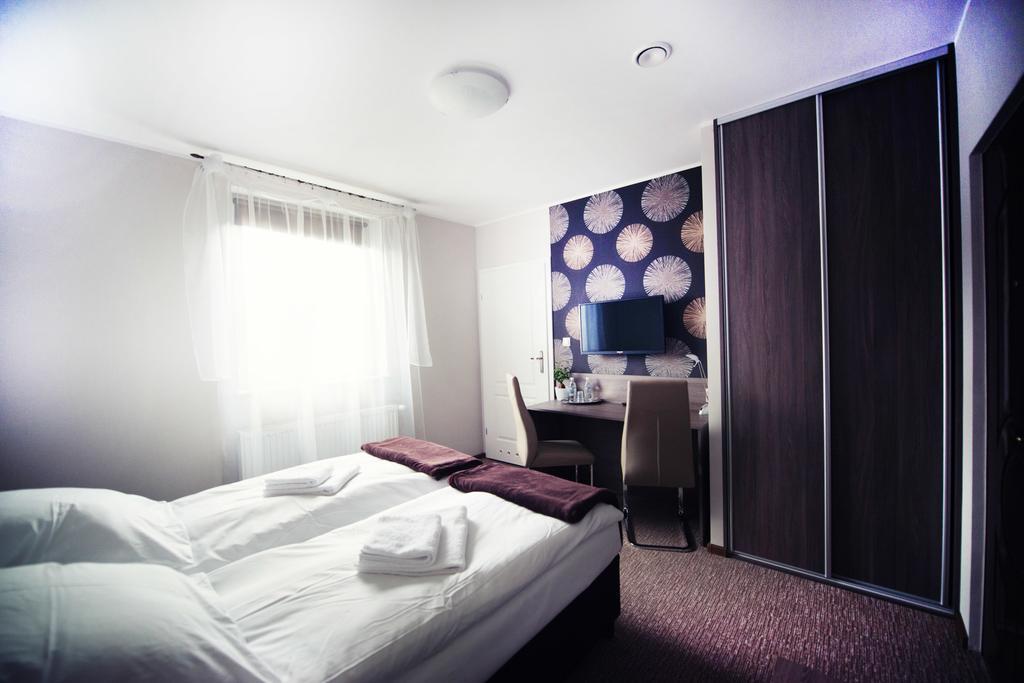 Makara Hotel Katowice Room photo