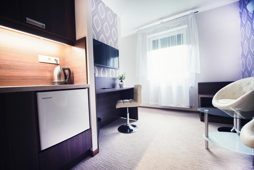 Makara Hotel Katowice Room photo