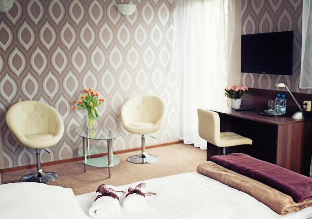 Makara Hotel Katowice Room photo